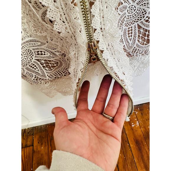 Bronx & Banco White Embroidered Lace Back Cutouts Madeline Lace Bride Dress XS - Picture 8 of 16